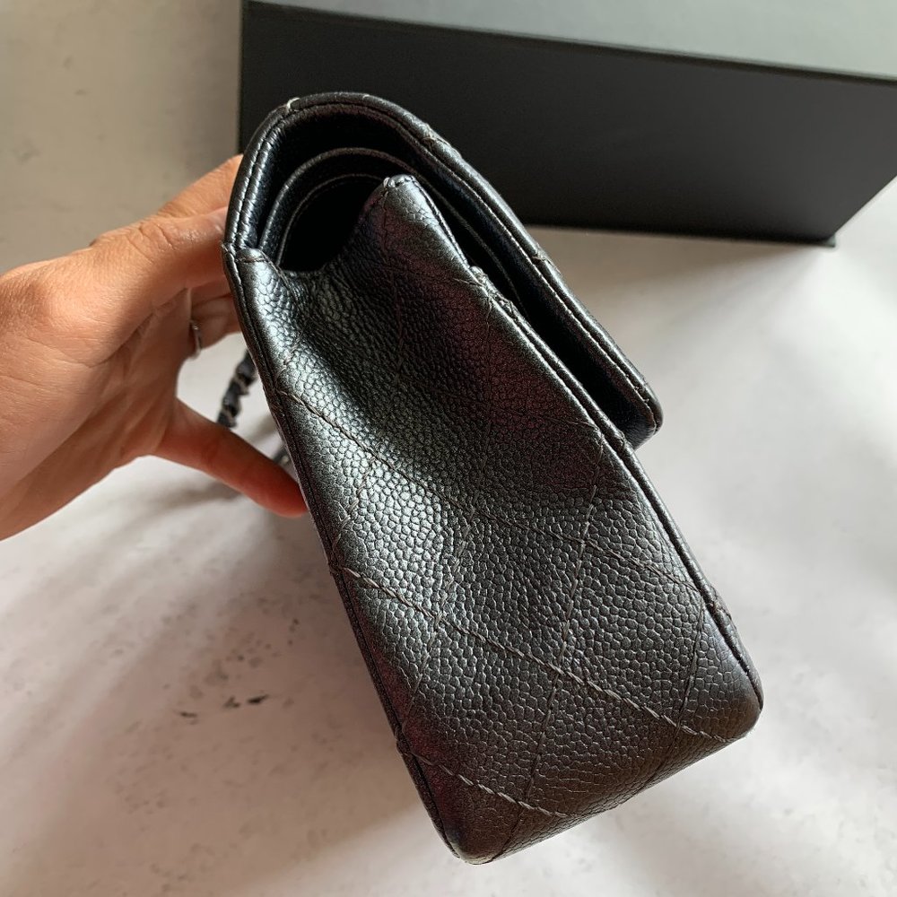 Chanel medium classic caviar bag pearly charcoal - Picture 4 of 13